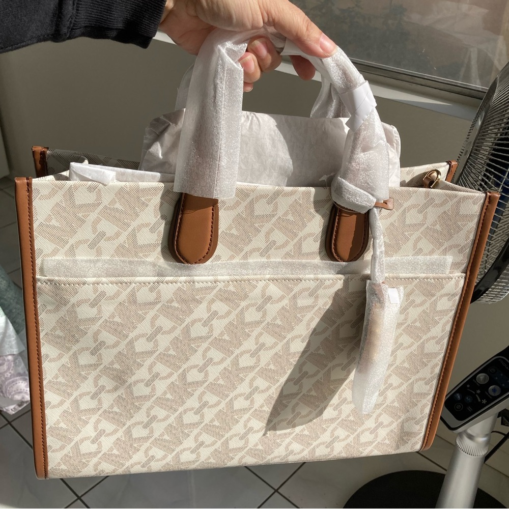 NEW Michael Kors Gigi Large Empire Signature Logo Tote Bag